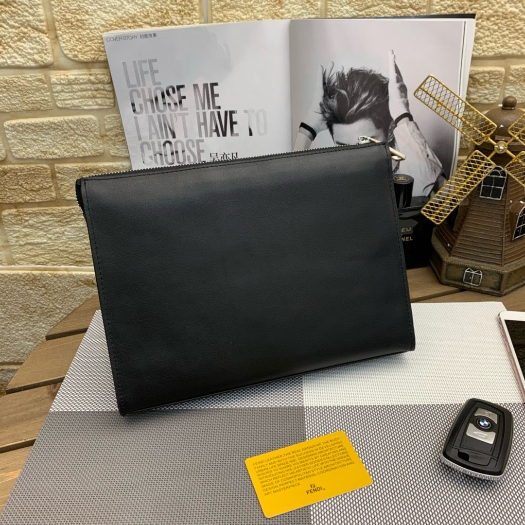 FENDI - Men’s clutch