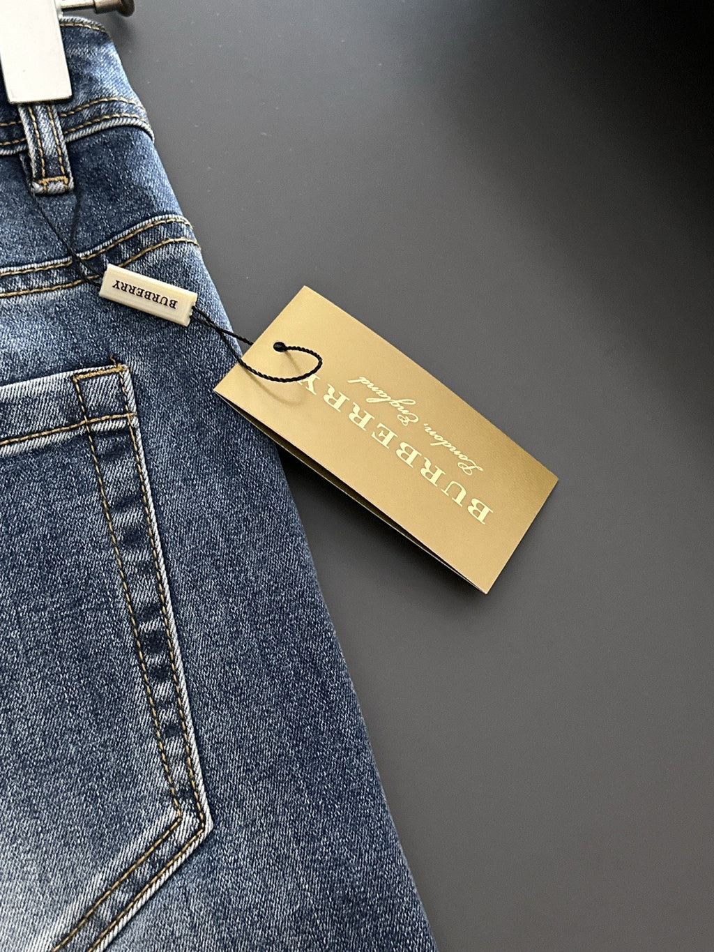 BURBERRY - Jeans