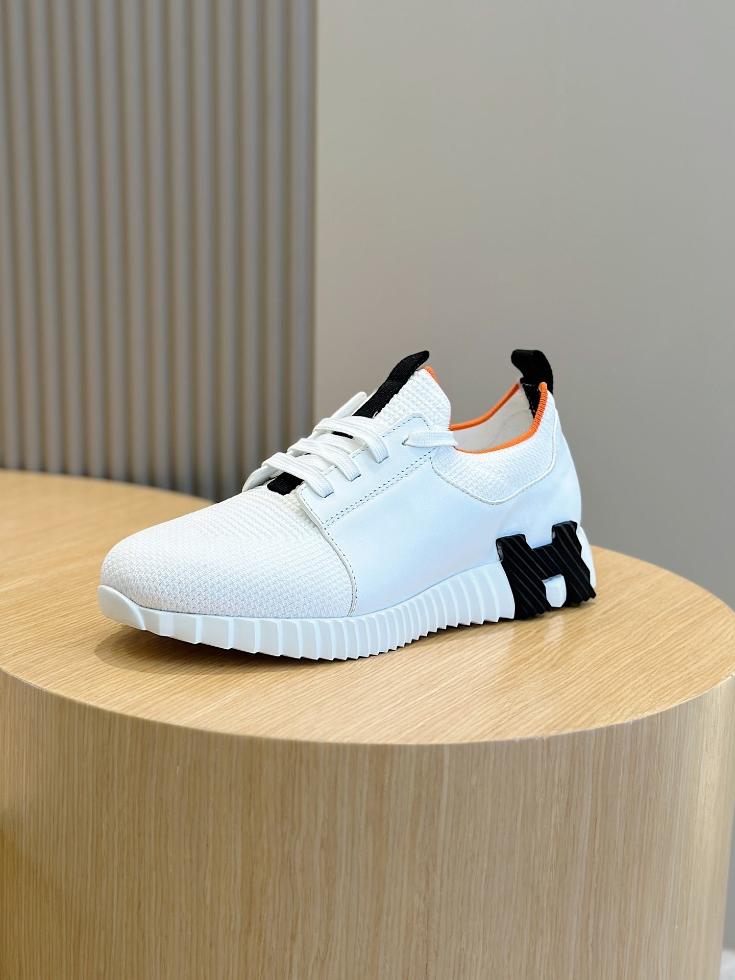 HERMES- Bouncing sneakers