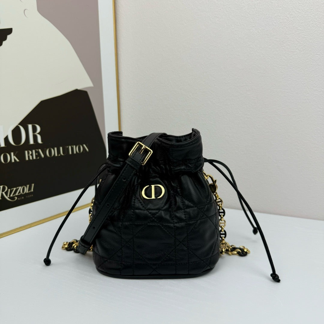 DIOR - oblique 30 Montaigne