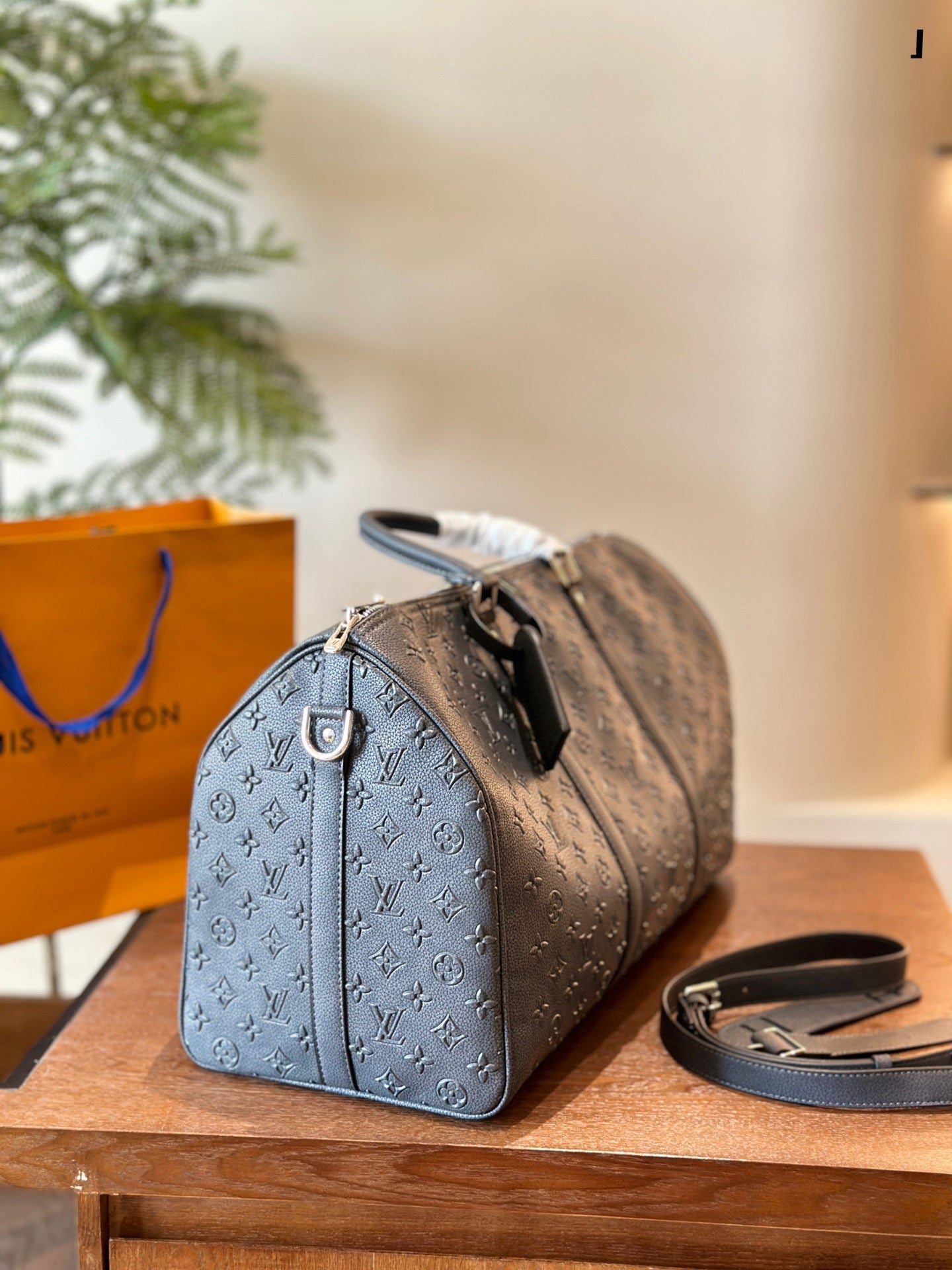 LOUIS VUITTON- Keepall Bandouliere 50