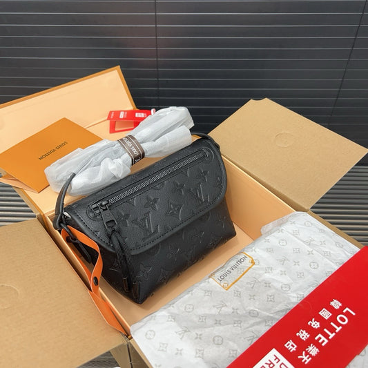 LOUIS VUITTON- Men’s Pulse bag