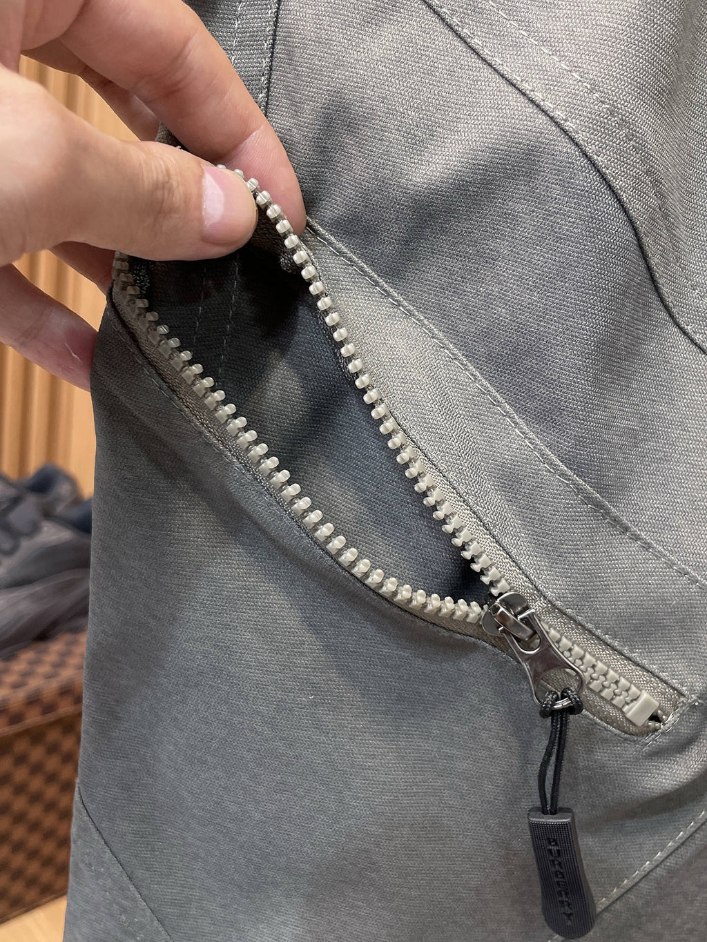 BURBERRY - Cargo trousers
