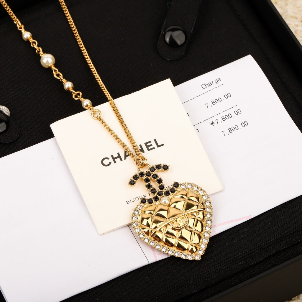 CHANEL - Crystal Necklace