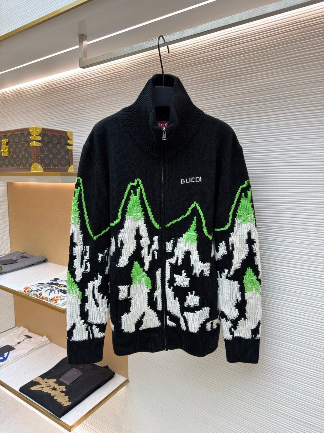 GUCCI  - Men's Black Wool Jacquard Zip Jacket With Intarsia