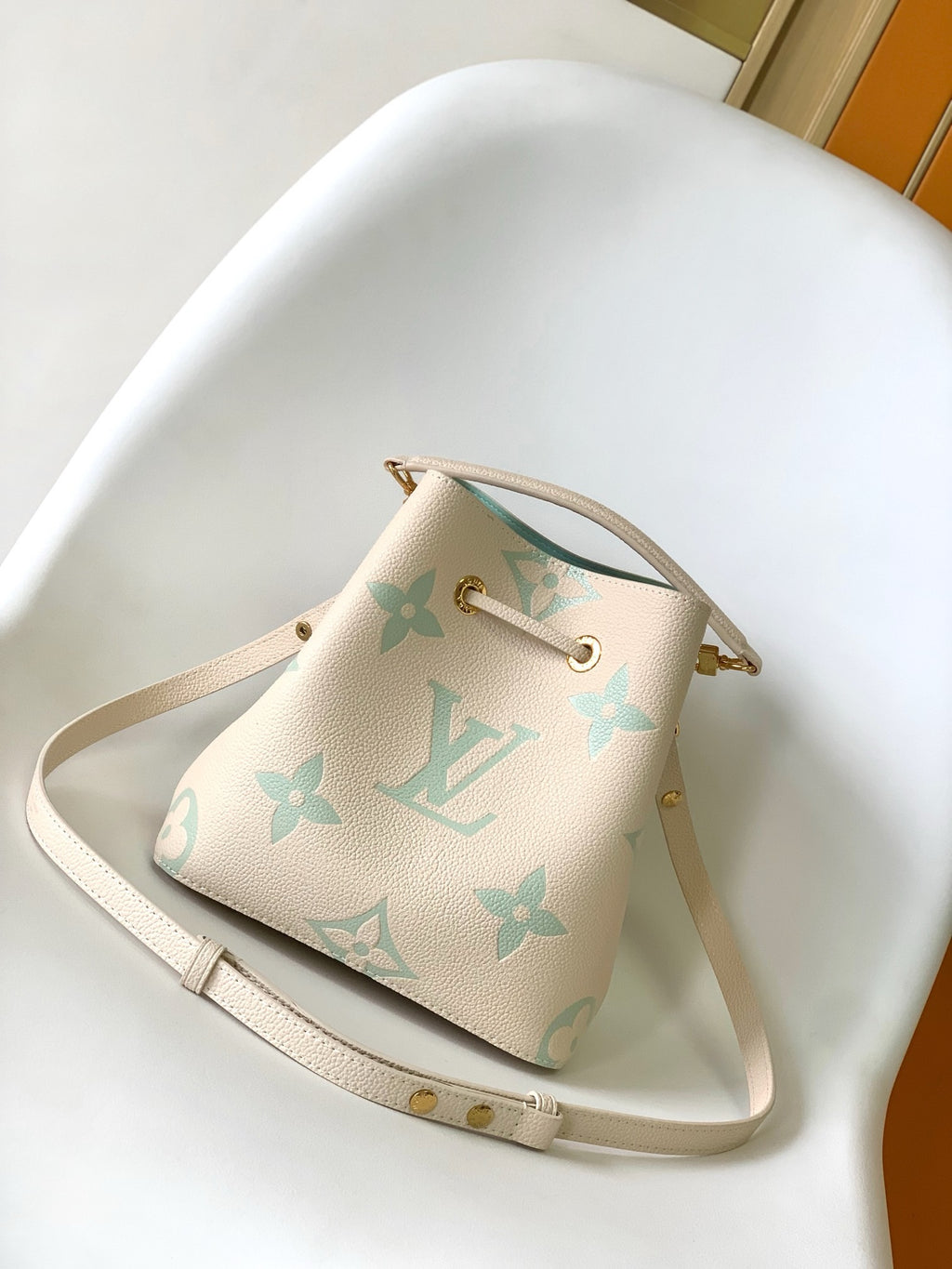 LOUIS VUITTON- NéoNoé MM