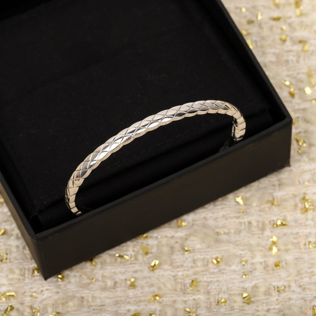 CHANEL - Bangle