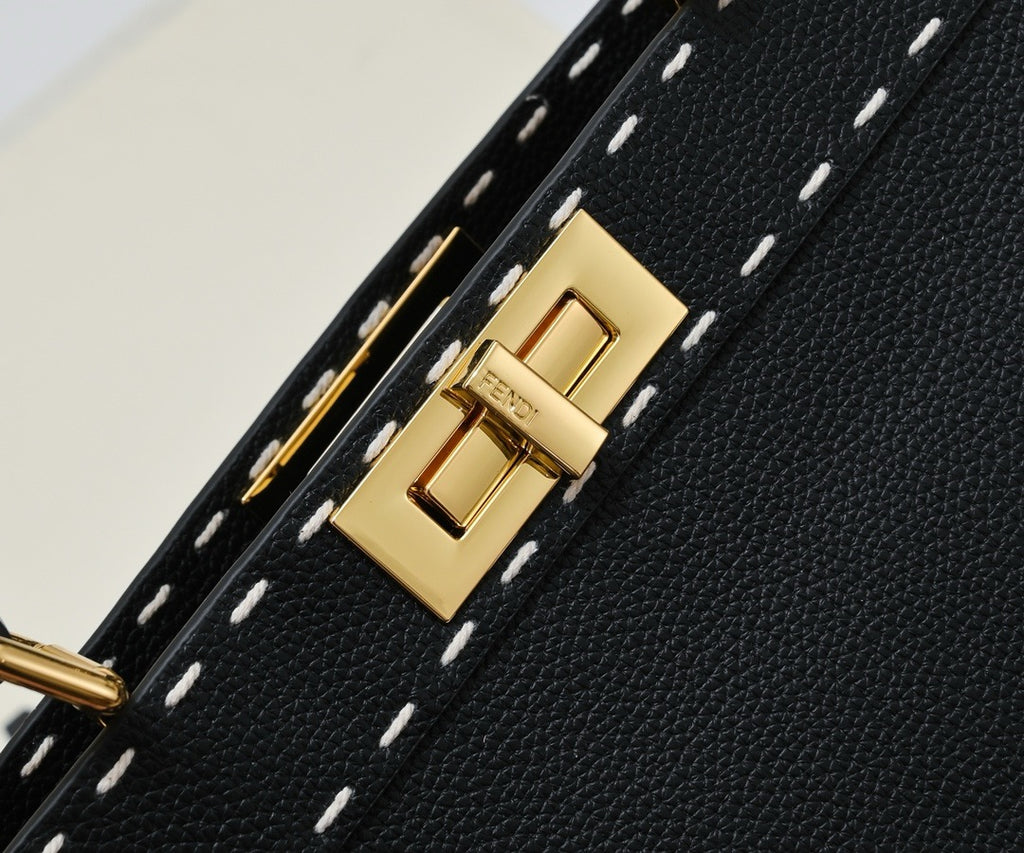 FENDI - Peekaboo ISeeU