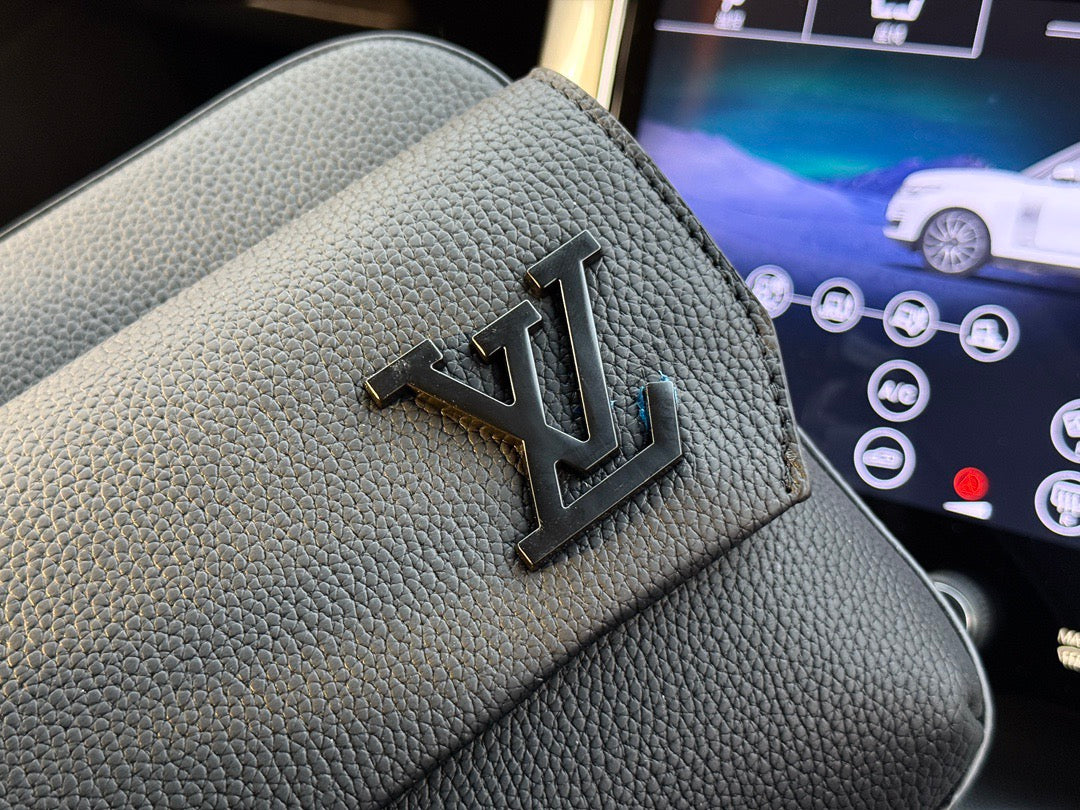 LOUIS VUITTON - Men’s Fastline bag