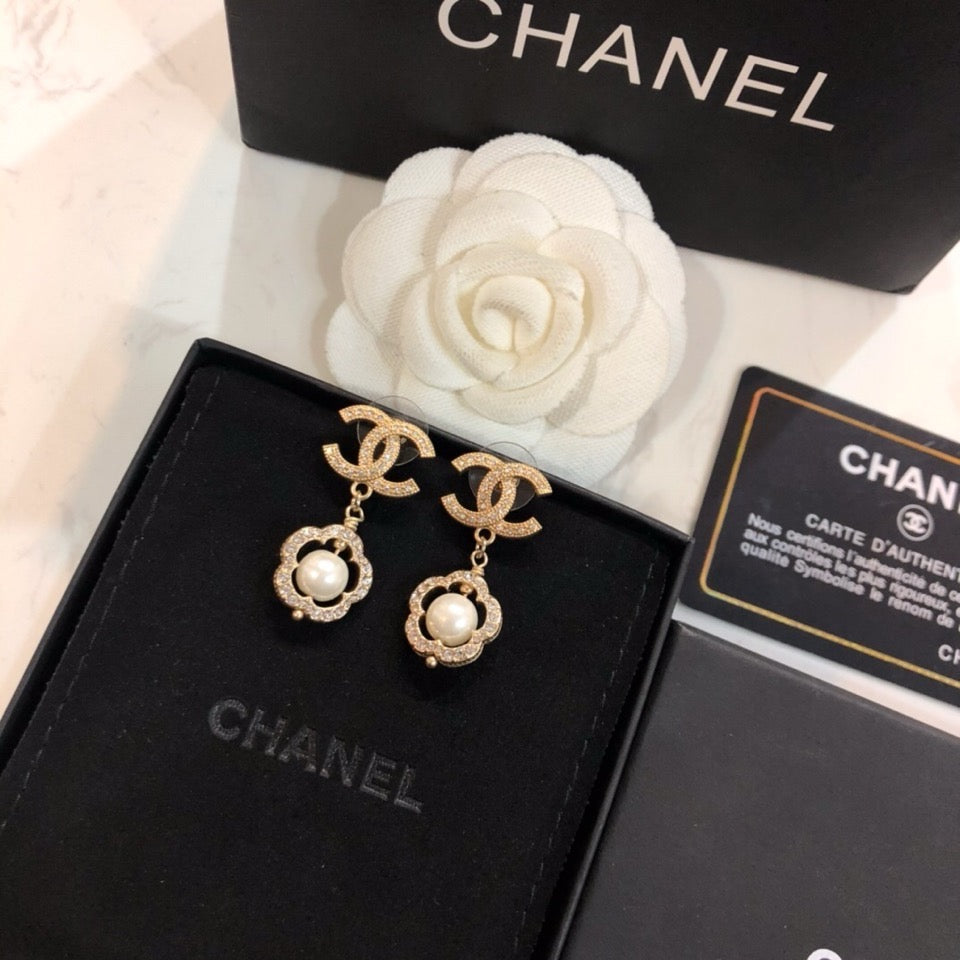 CHANEL - earrings