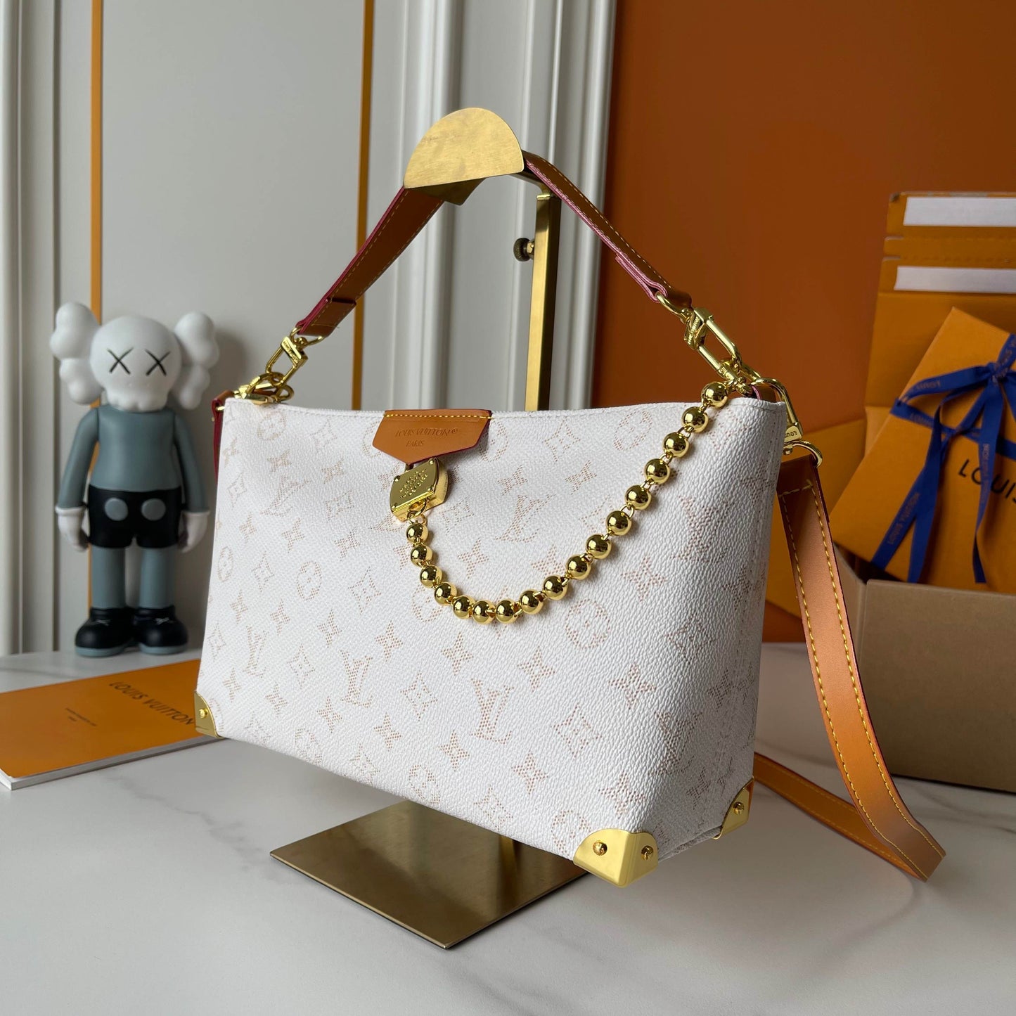 LOUIS VUITTON- Hills Chette