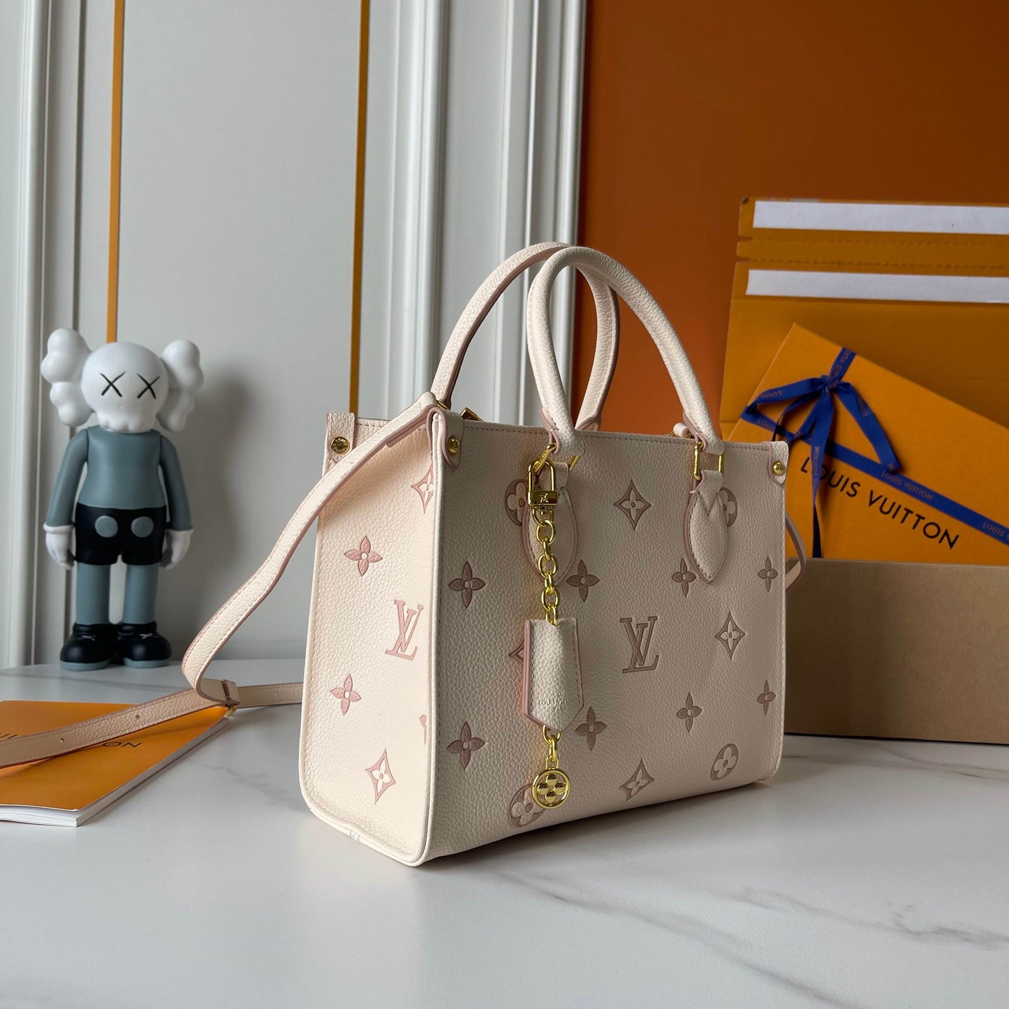 LOUIS VUITTON- On the go