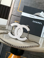 CHANEL - Cruise  2025 CC‑logo minaudière