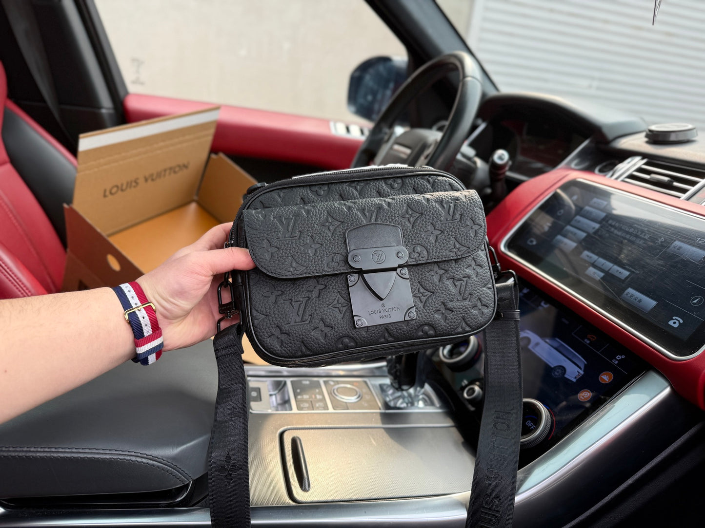 LOUIS VUITTON - S-lock