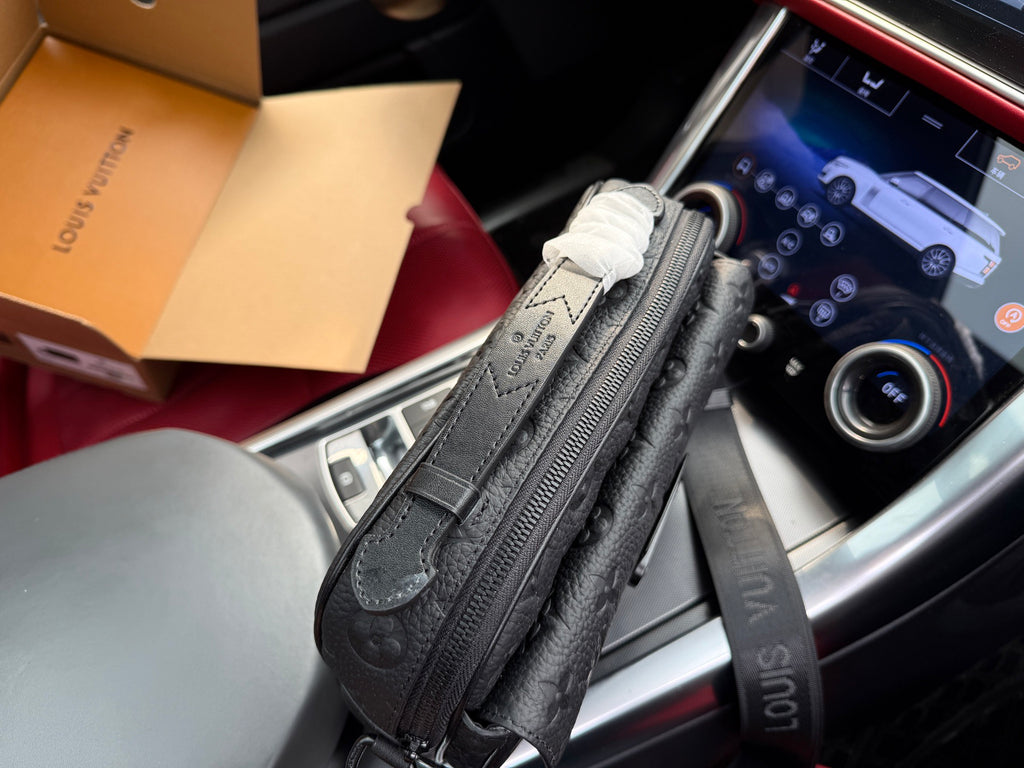 LOUIS VUITTON - S-lock