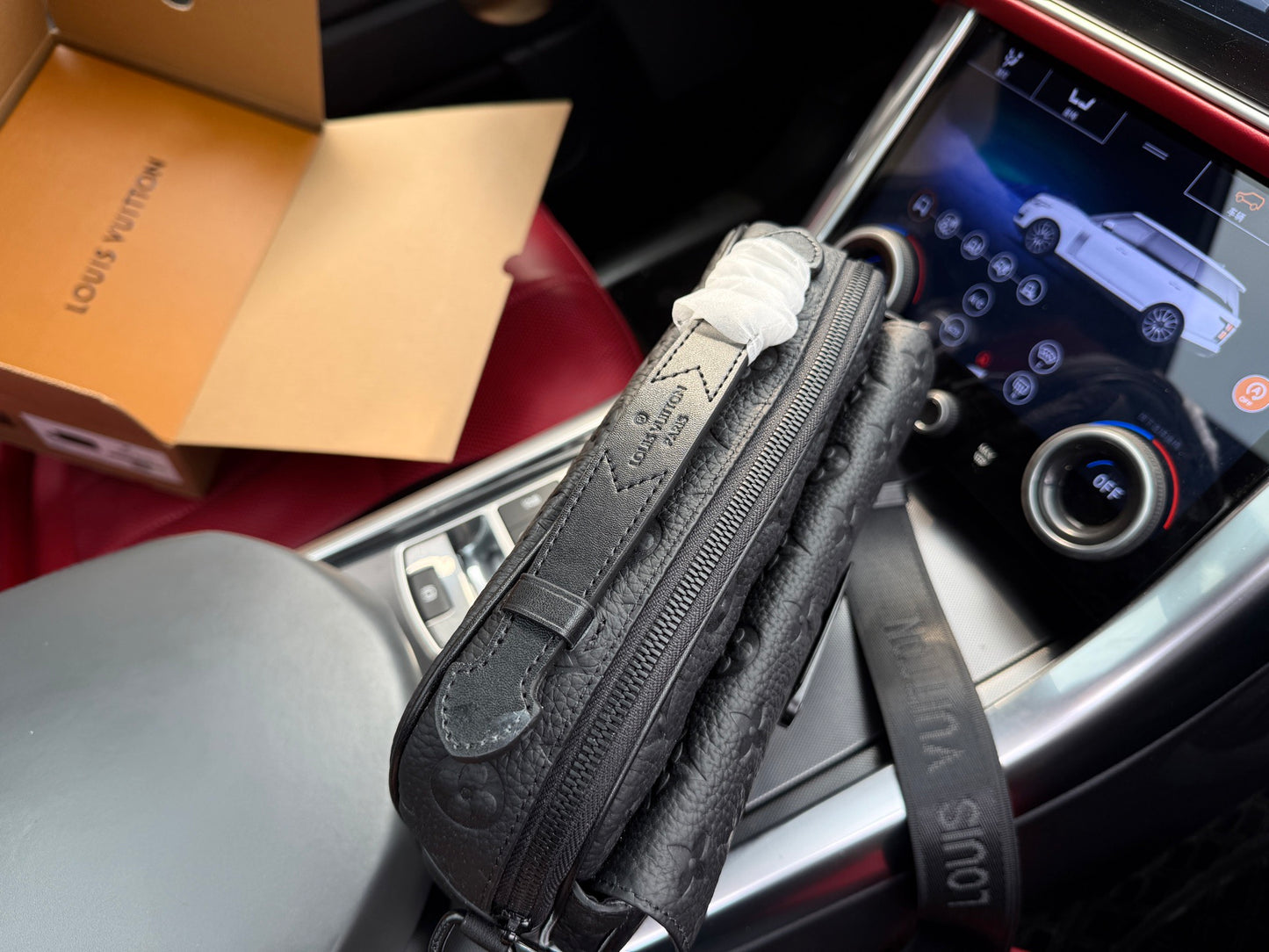 LOUIS VUITTON - S-lock