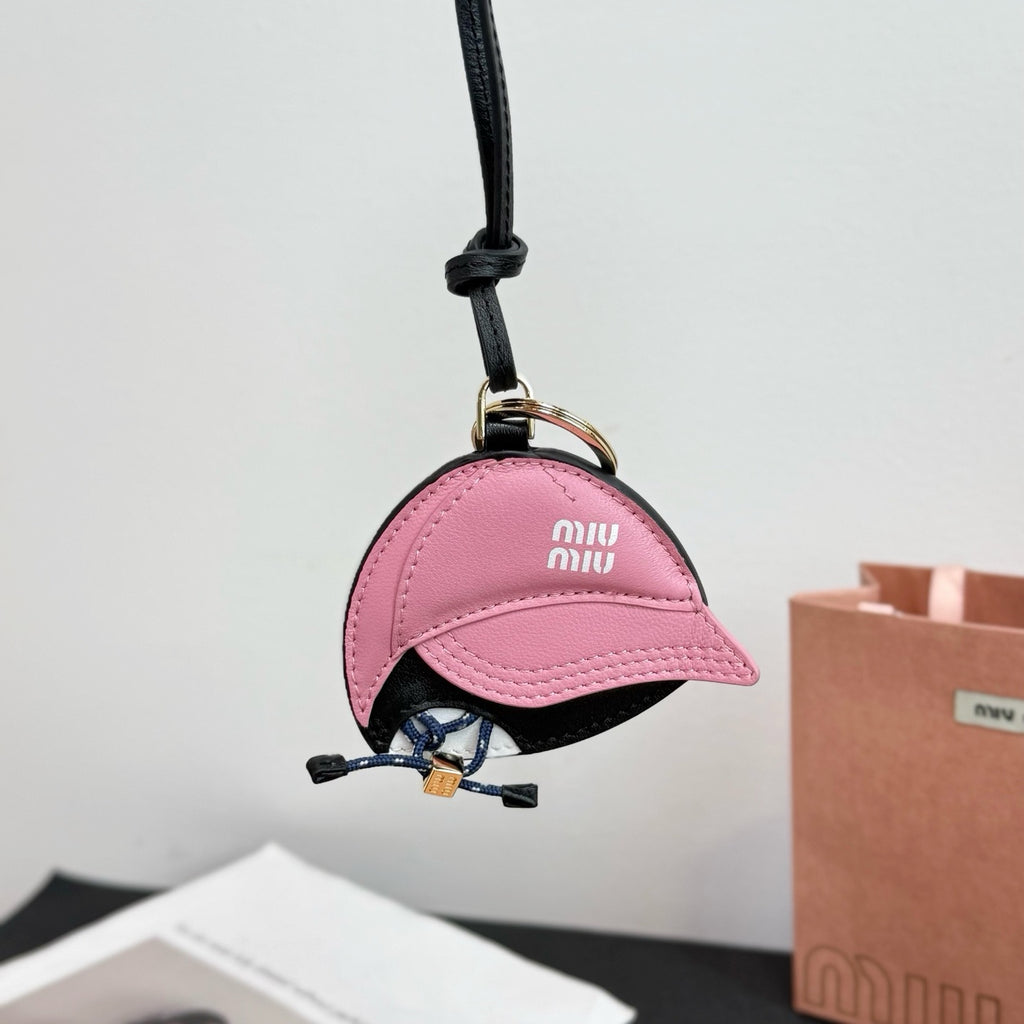 MIU MIU - leather key ring trick