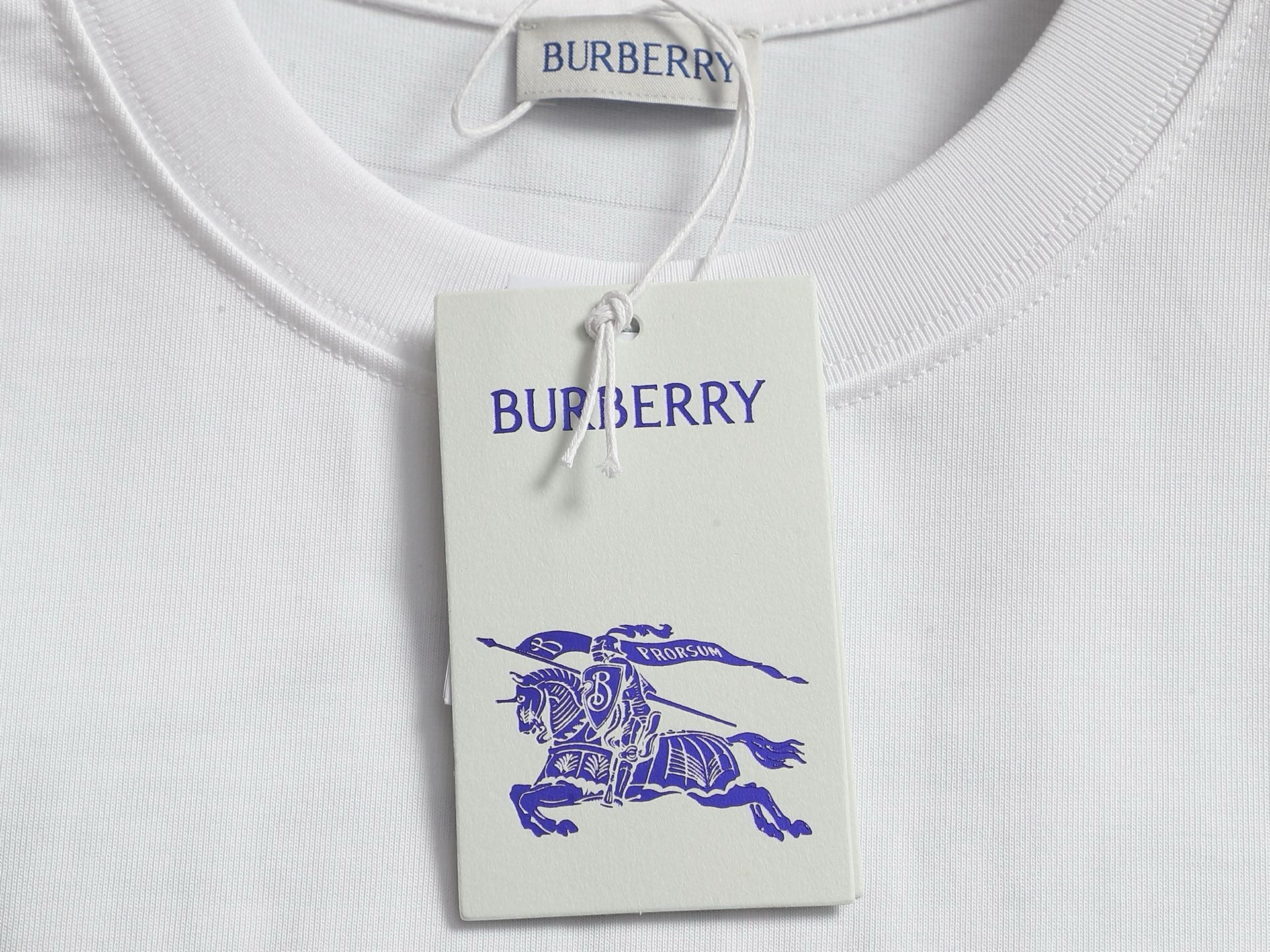 BURBERRY - T-shirt