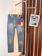 BURBERRY - Jeans