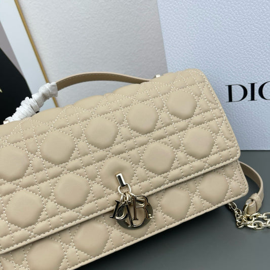 DIOR - miss dior