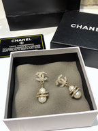 CHANEL - earrings