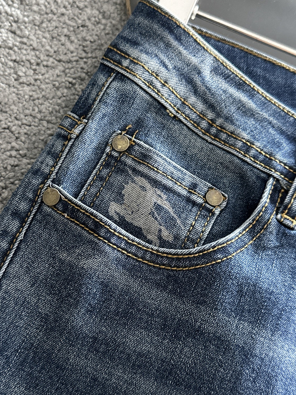BURBERRY - Jeans
