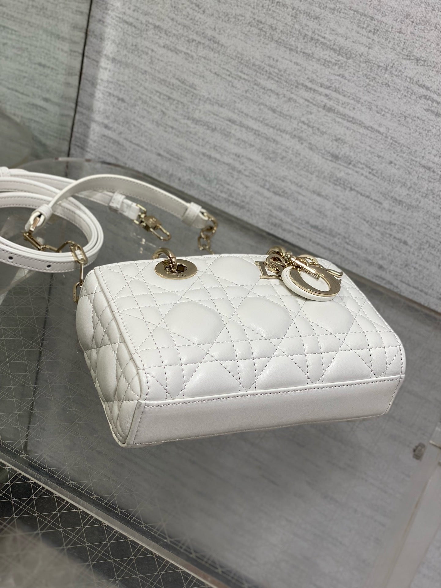 DIOR - D Joy bag