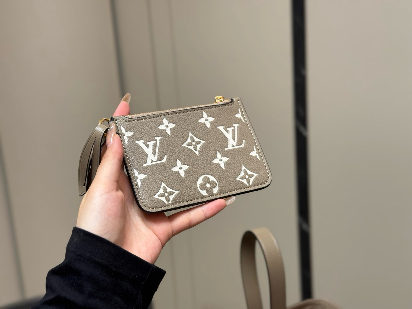 LOUIS VUITTON- all in BB