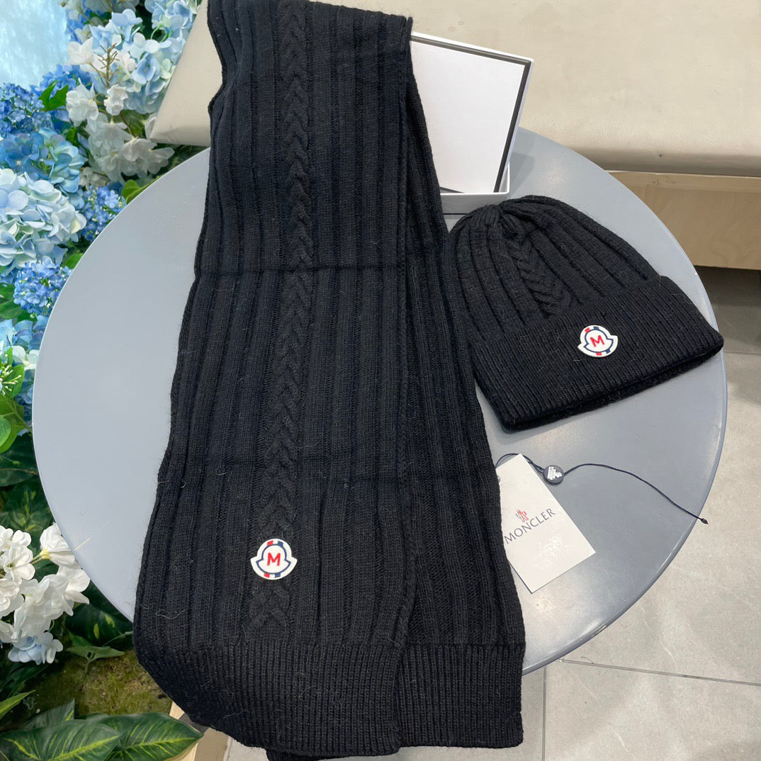 MONCLER -  Two-piece set of cashmere