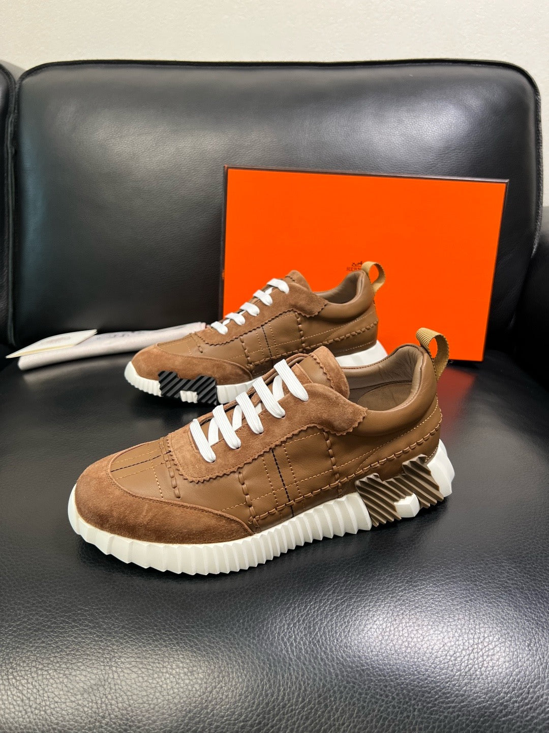 HERMES- Bouncing sneakers