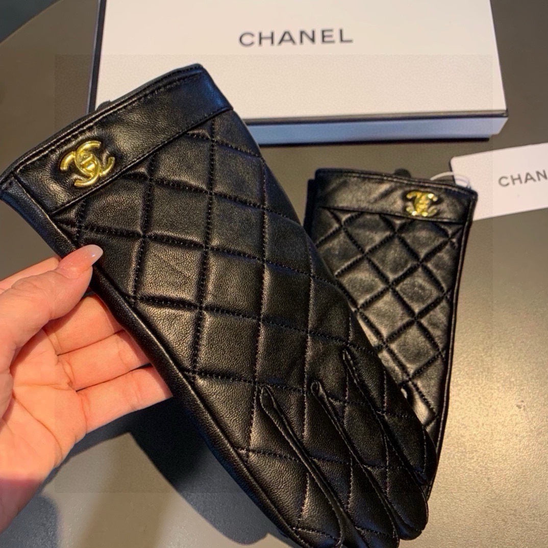 CHANEL - Gloves