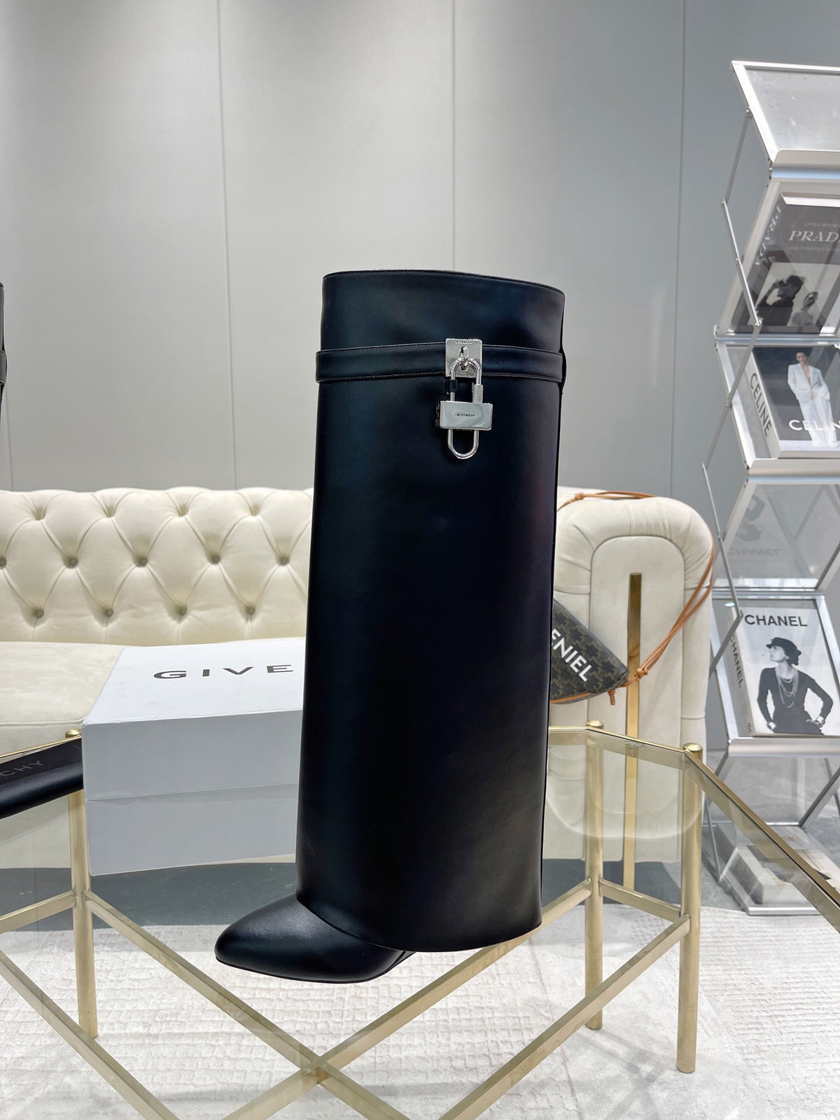 GIVENCHY - Shark lock boots