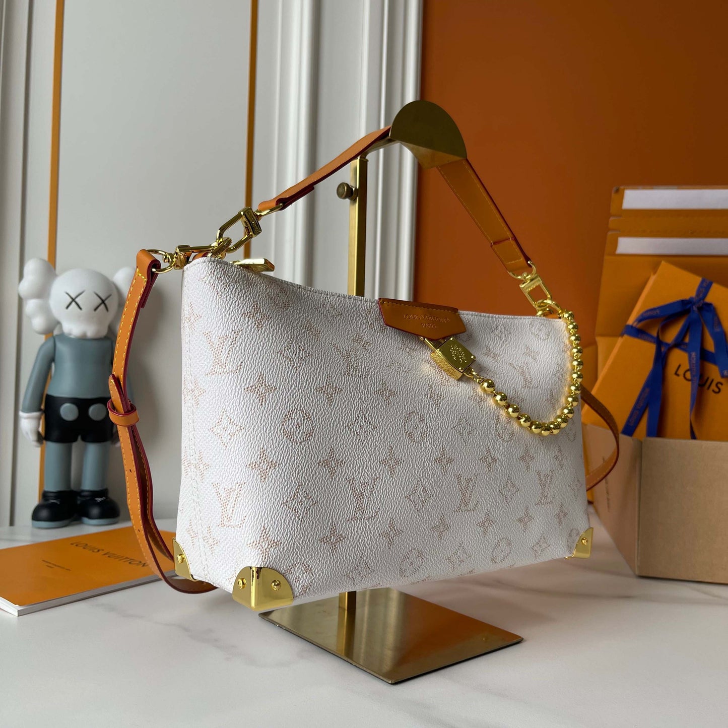 LOUIS VUITTON- Hills Chette