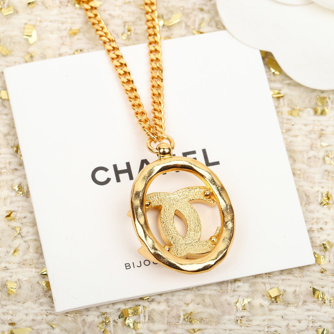 CHANEL - Crystal Necklace
