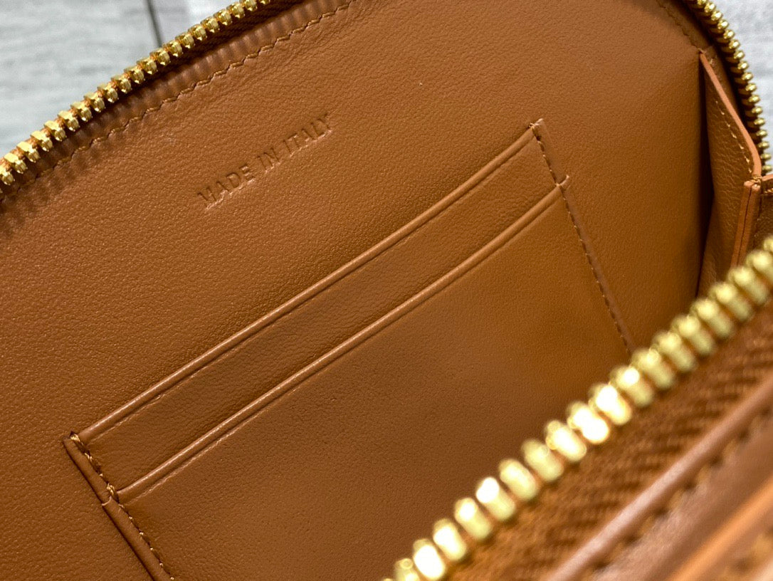 DIOR - Signature