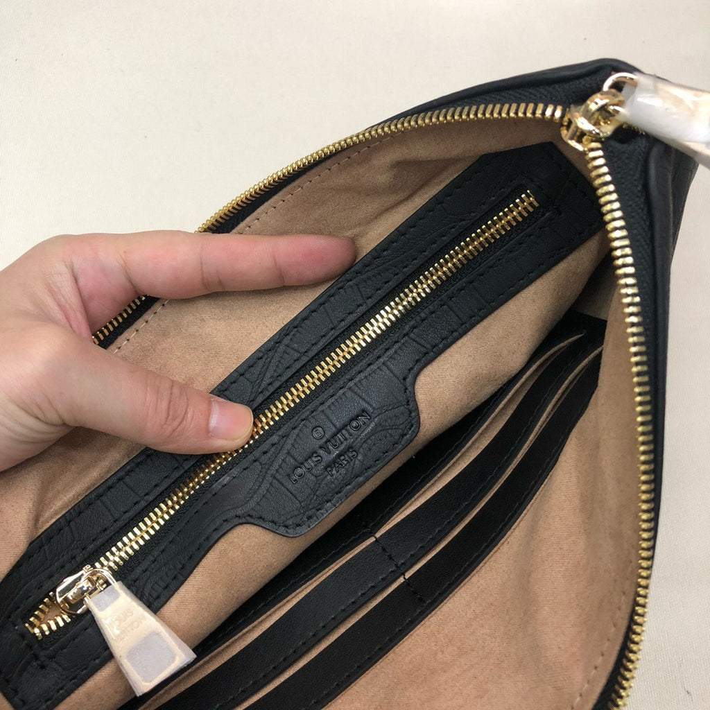 LOUIS VUITTON - Men’s clutch