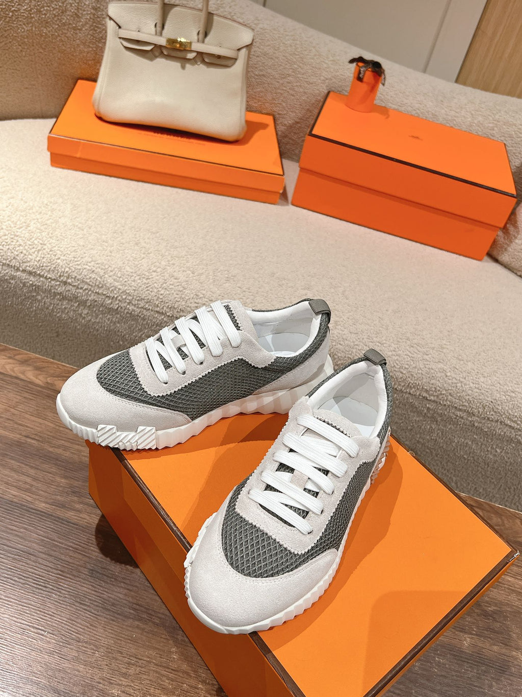 HERMES- Bouncing sneakers