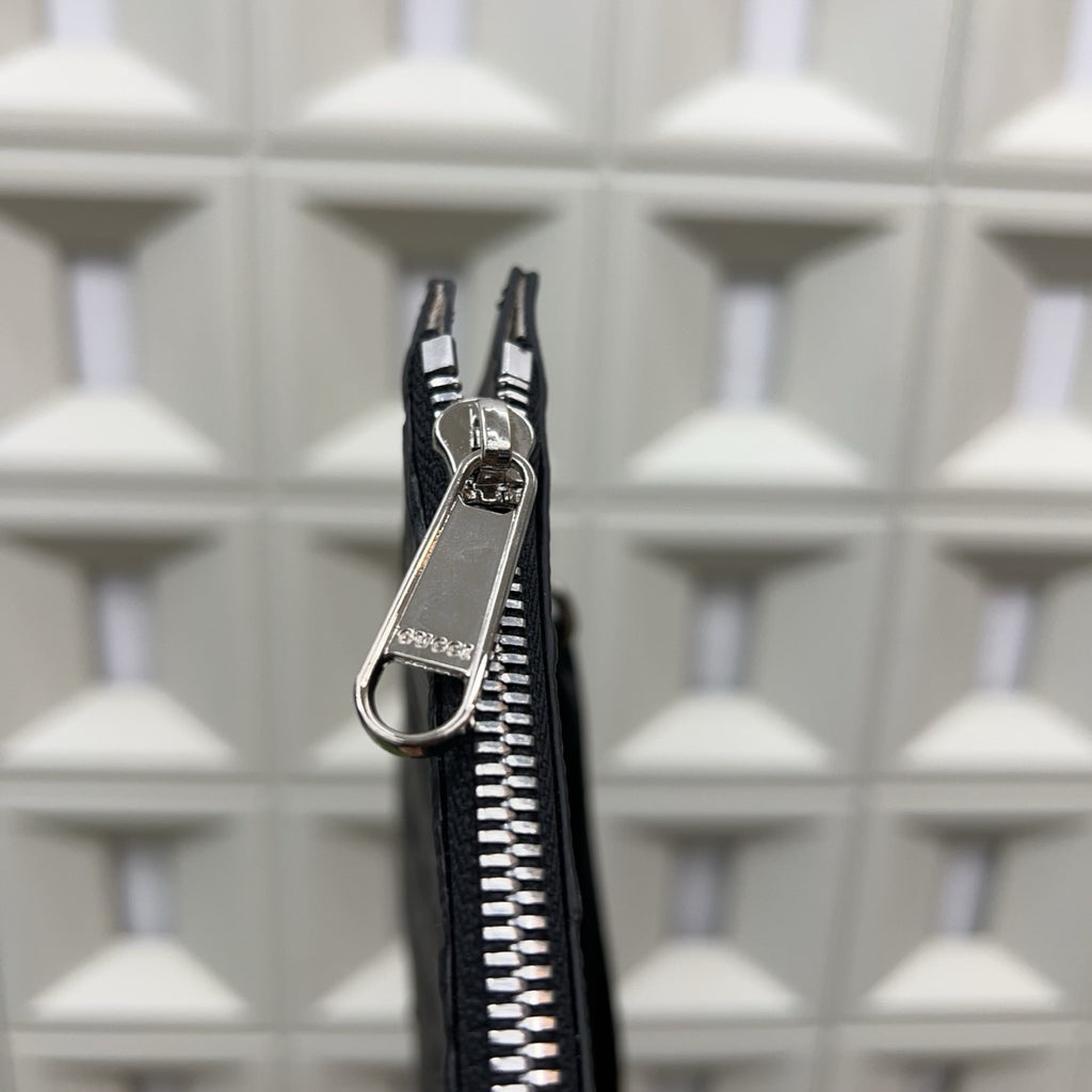 GUCCI - Marmont Leather Clutch