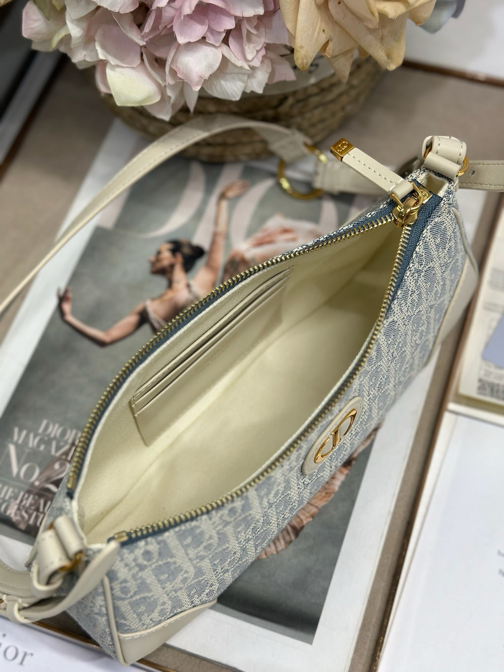 DIOR - Montaigne Wanderlust Mini Bag