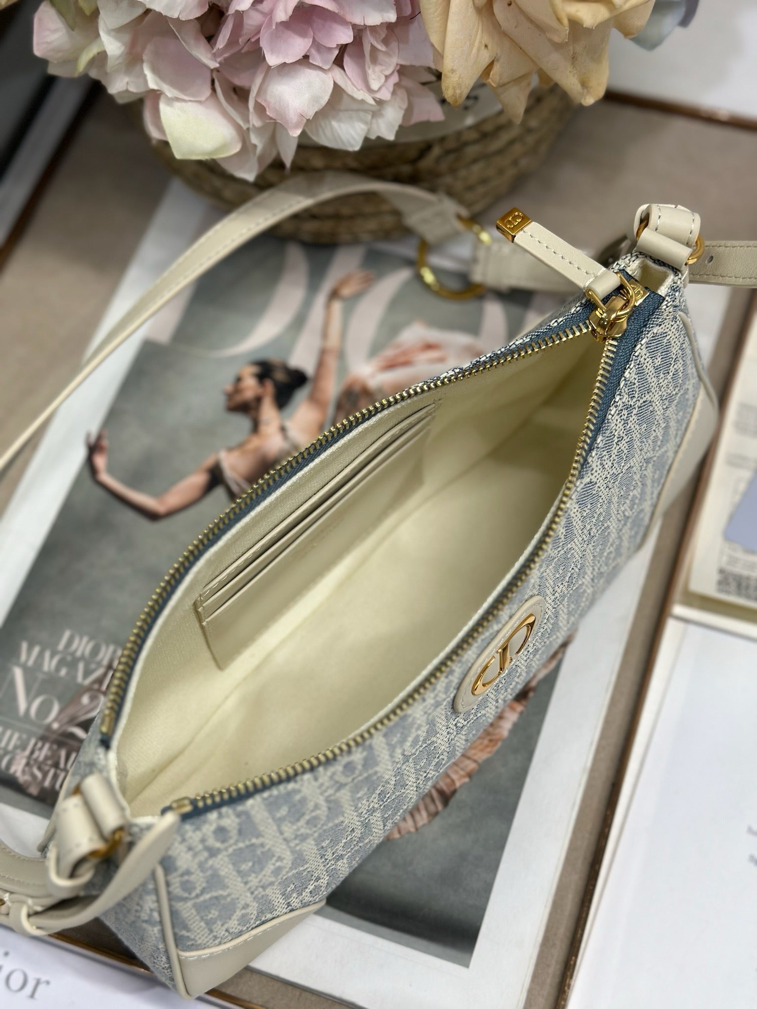 DIOR - Montaigne Wanderlust Mini Bag