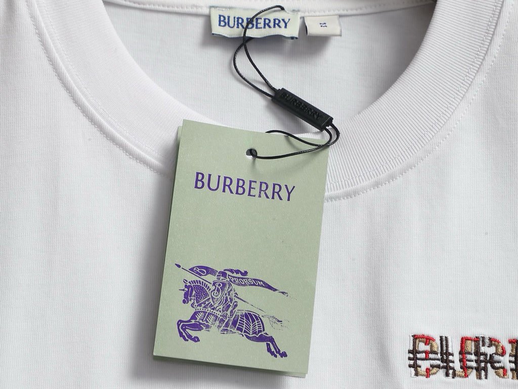 BURBERRY - T-shirt