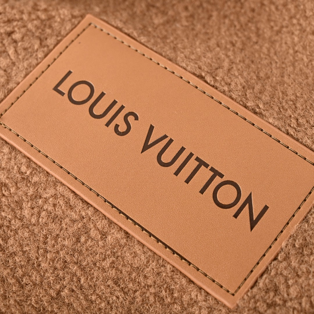 LOUIS VUITTON - Leather Patch Fleece
