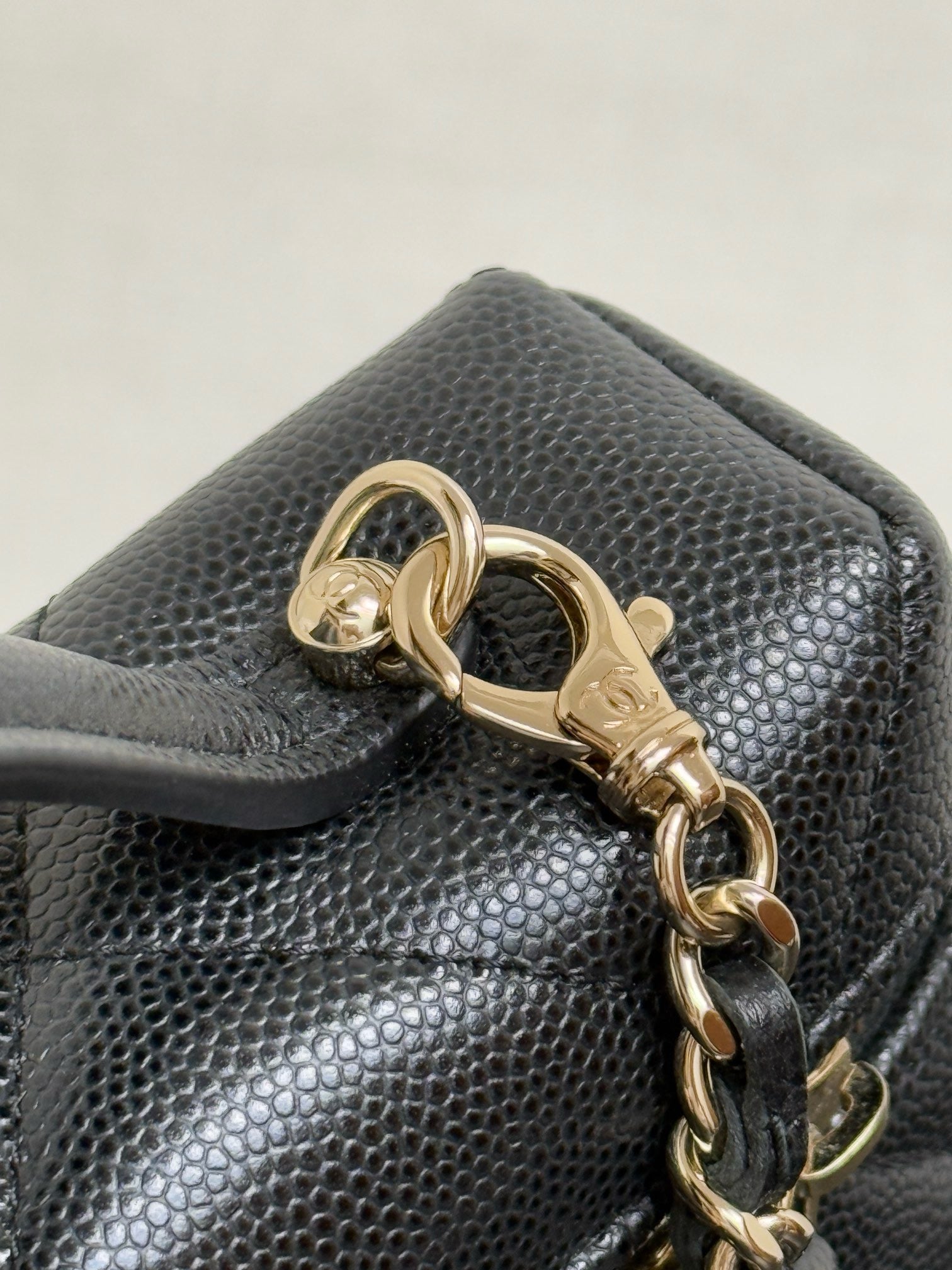 CHANEL - vanity bag