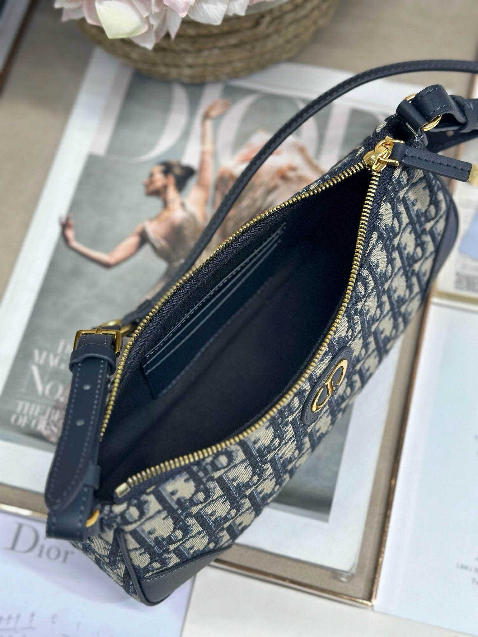 DIOR - Montaigne Wanderlust Mini Bag