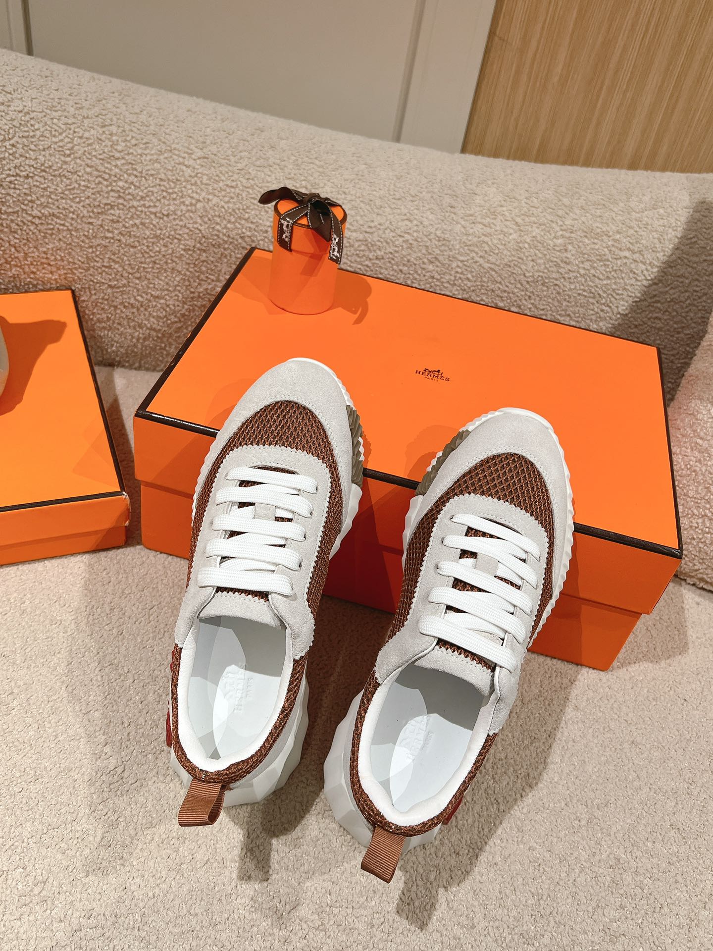 HERMES- bouncing sneakers
