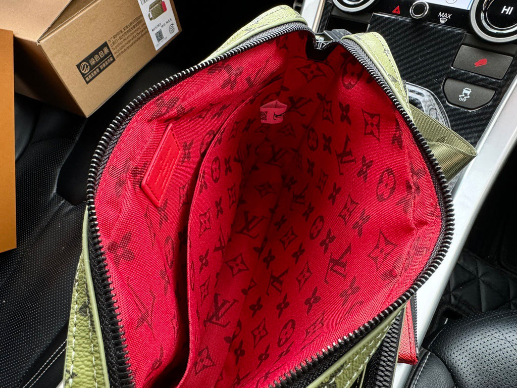 LOUIS VUITTON- Men’s Monogram Eclipse Reverse bag
