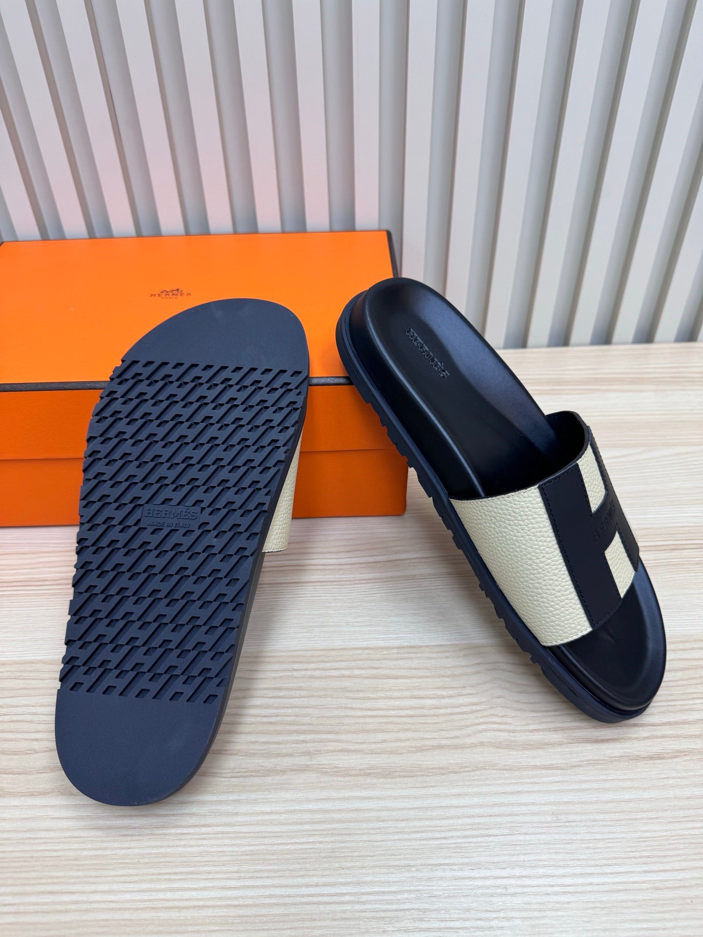 HERMES - men’s slippers