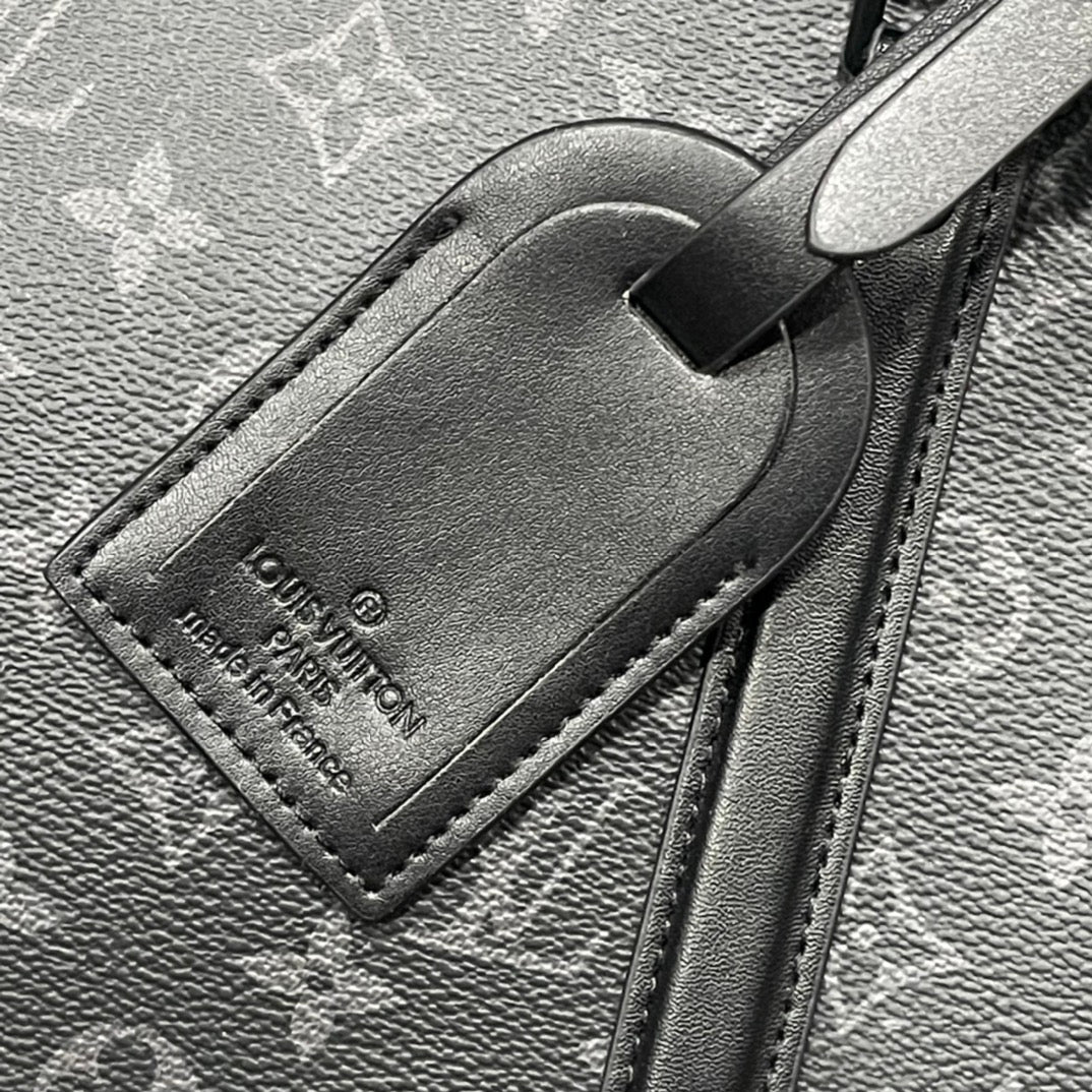 LOUIS VUITTON- Men’s Horrizontal zippe bag