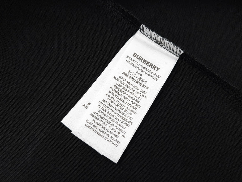 BURBERRY - T-shirt