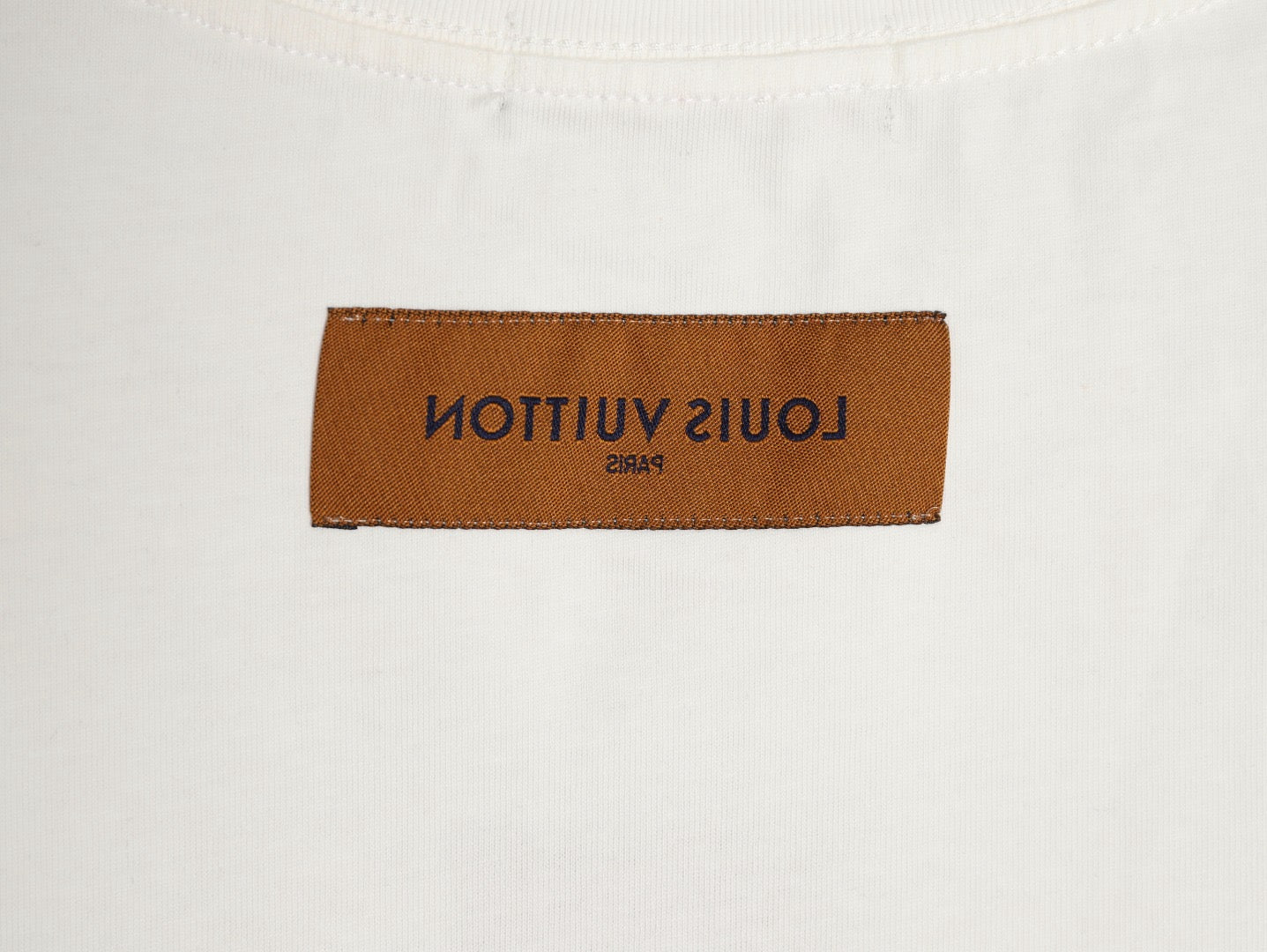 LOUIS VUITTON - T-shirt